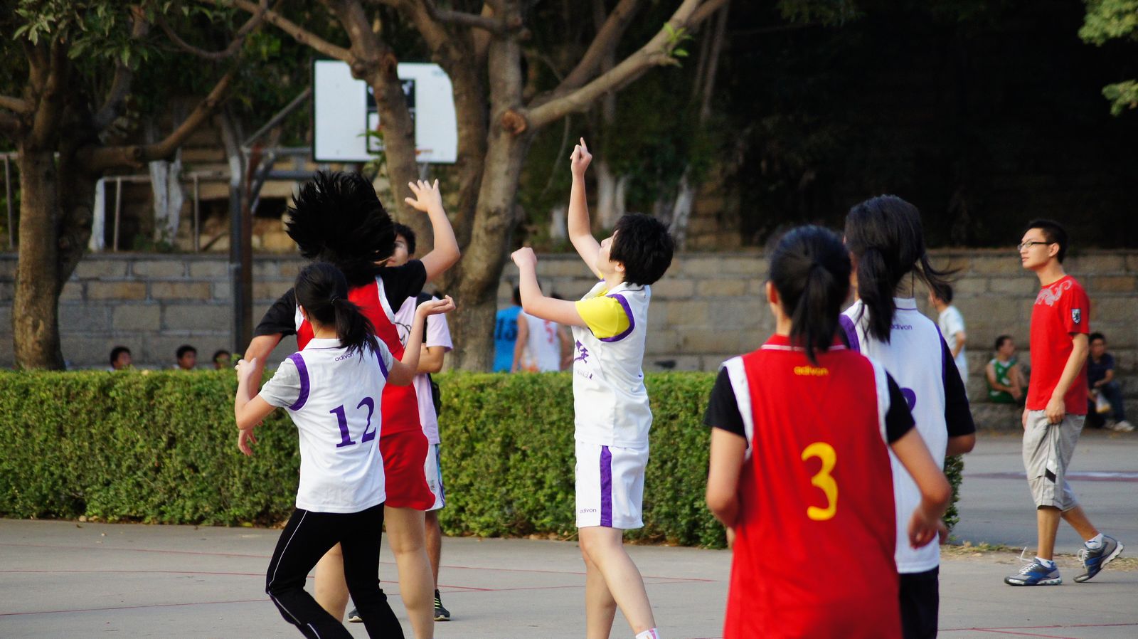 女篮队员聂子晔投篮